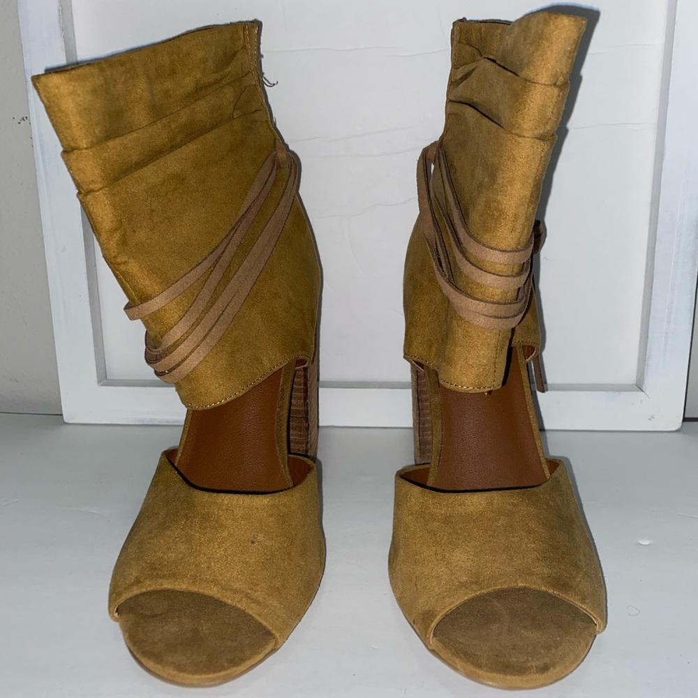 Dolce by Mojo Moxy Women Size 9M Open-Toe Suede Ankle Boots